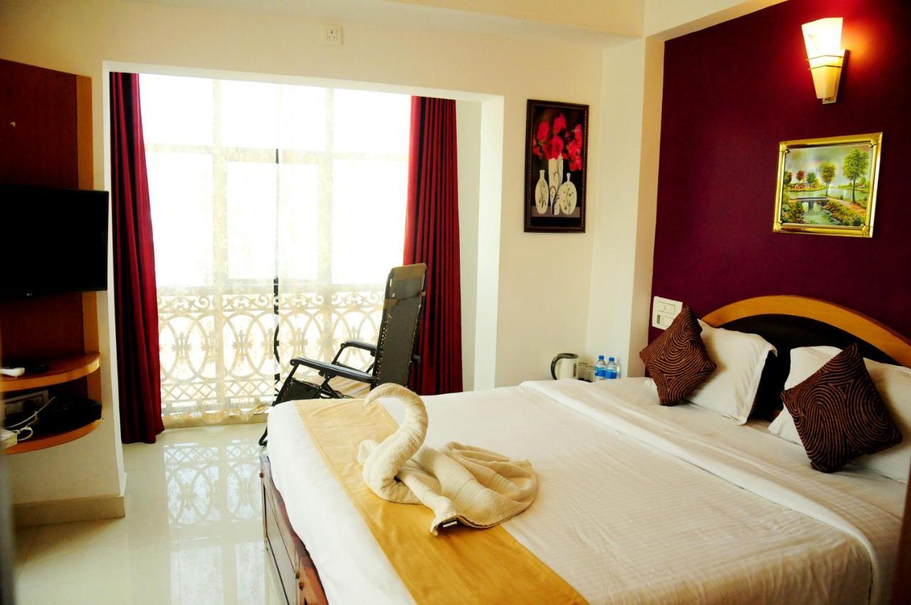 Hotel Alwesal International Madikeri Esterno foto