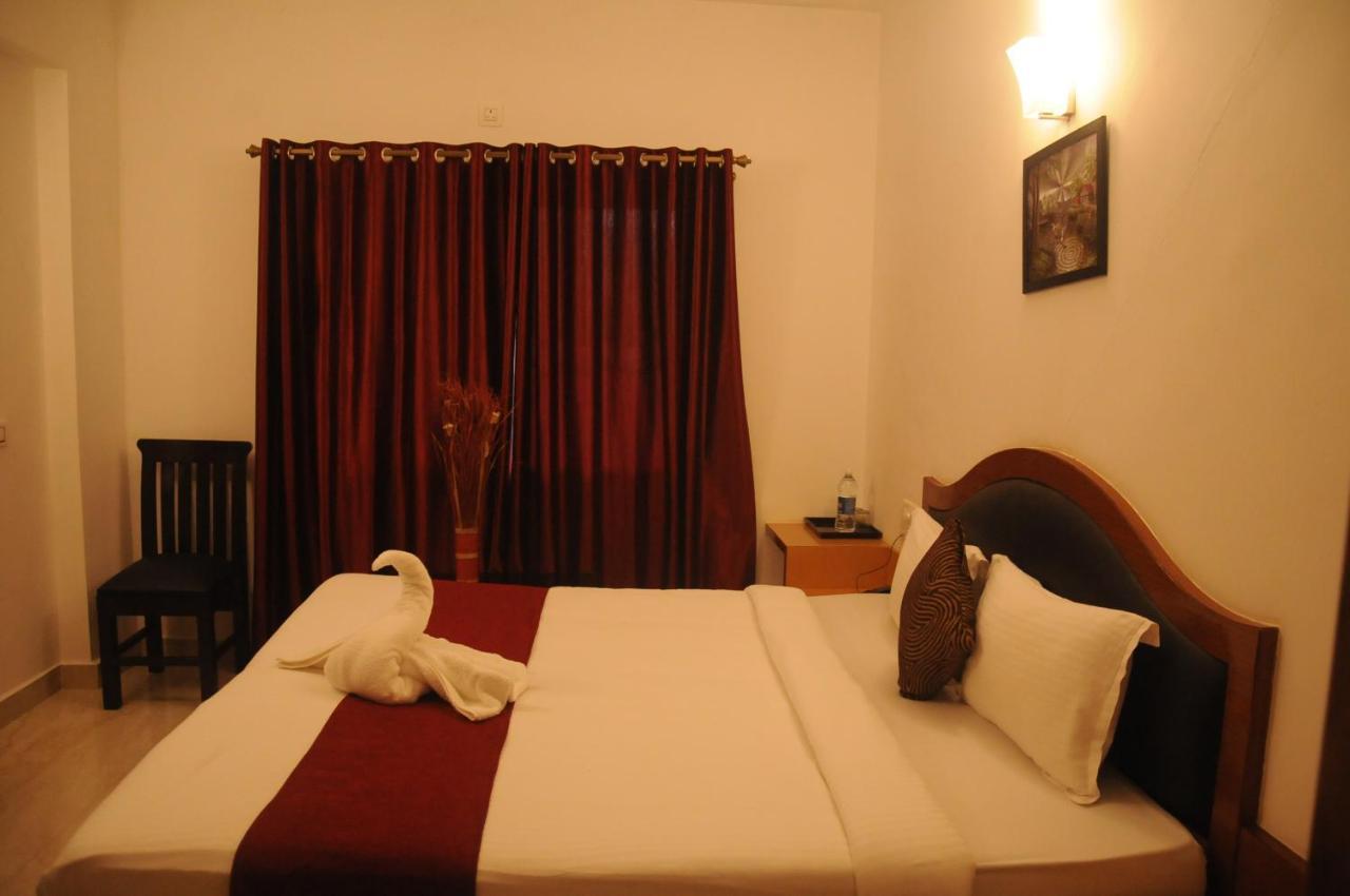 Hotel Alwesal International Madikeri Esterno foto