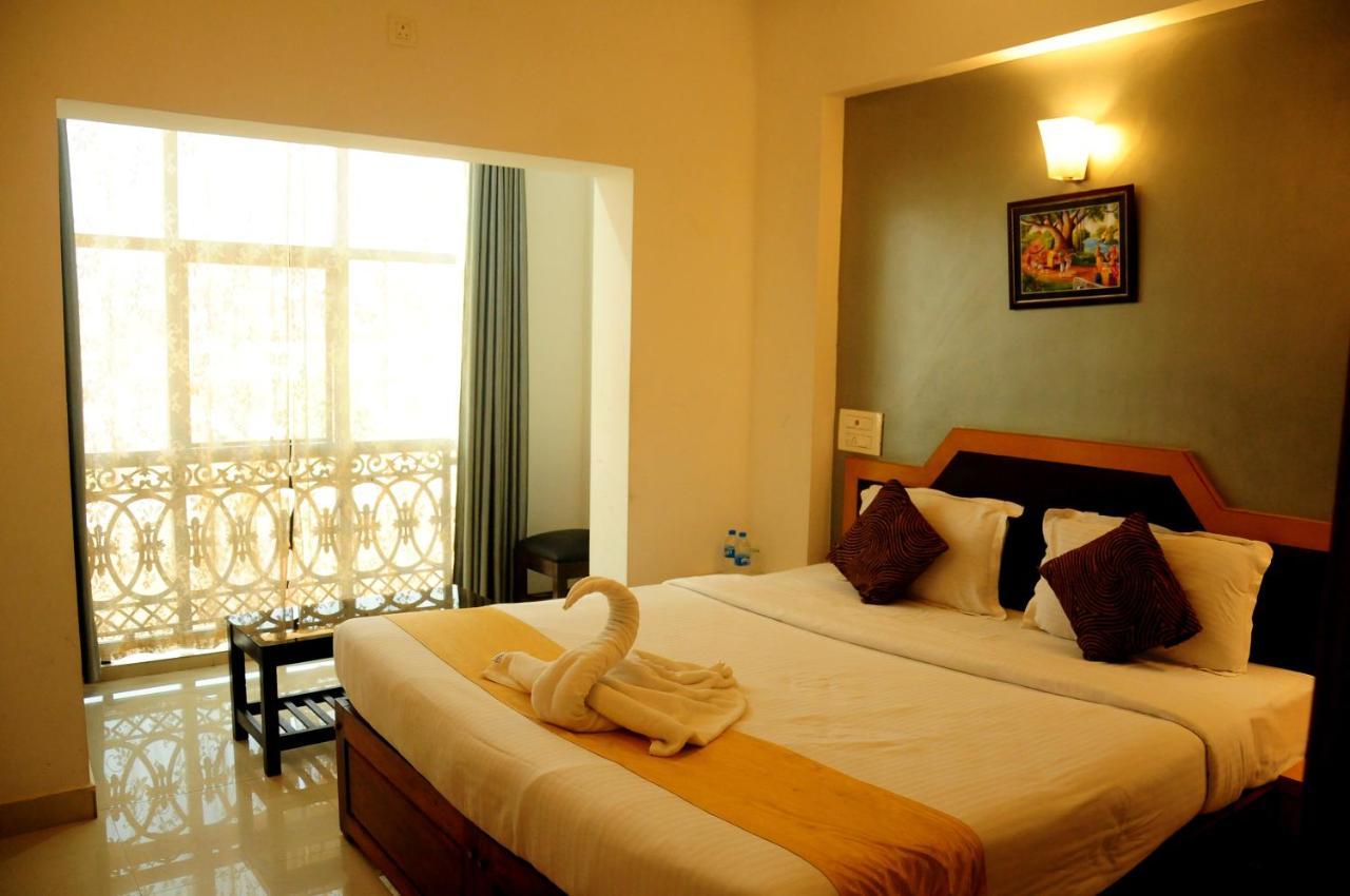 Hotel Alwesal International Madikeri Esterno foto