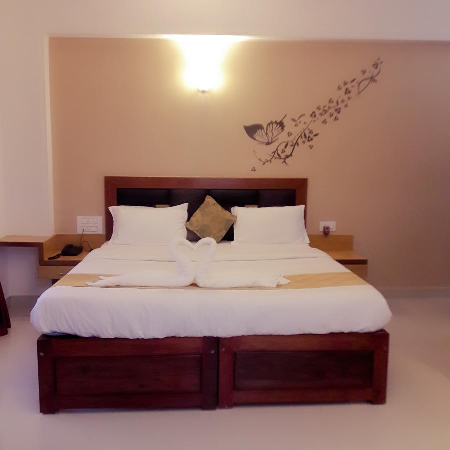 Hotel Alwesal International Madikeri Esterno foto