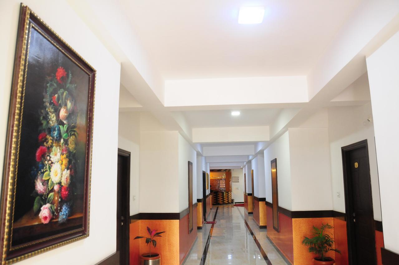 Hotel Alwesal International Madikeri Esterno foto