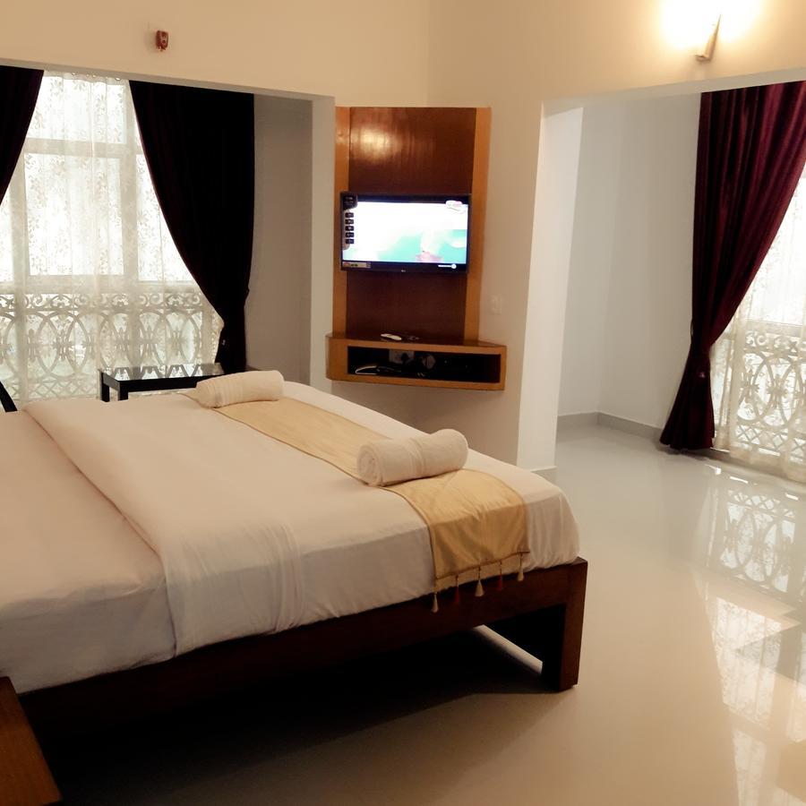 Hotel Alwesal International Madikeri Esterno foto