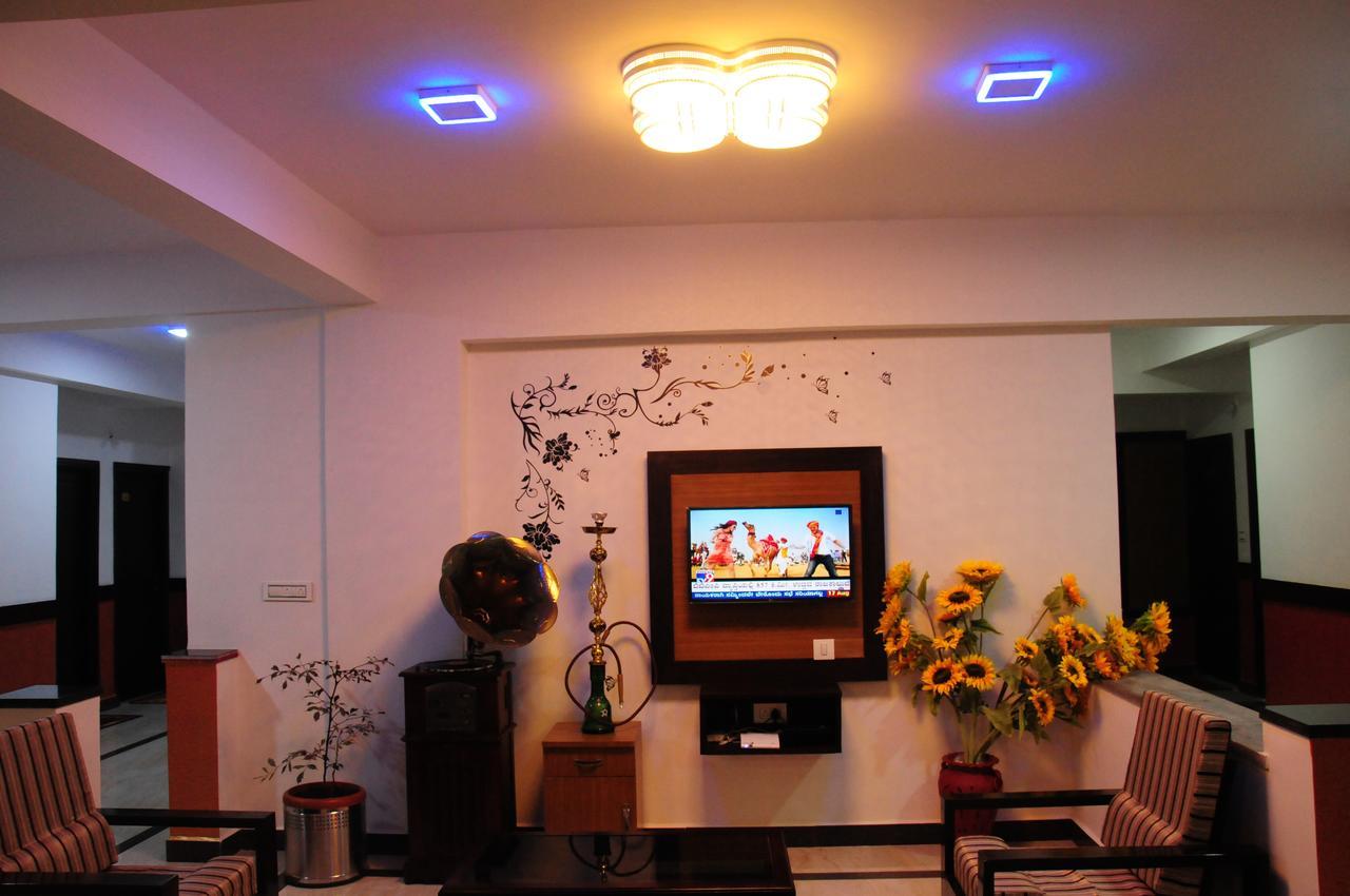 Hotel Alwesal International Madikeri Esterno foto