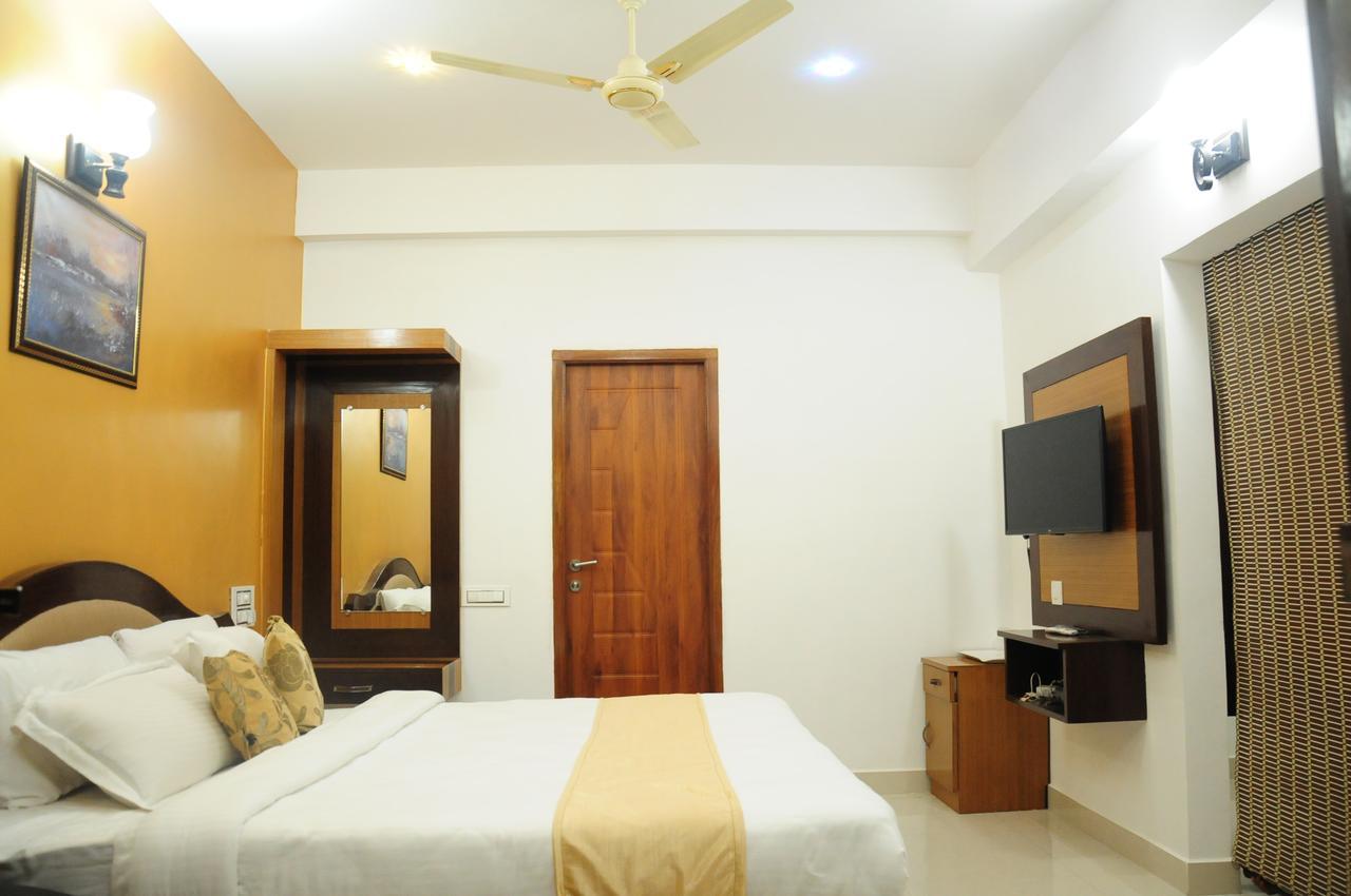 Hotel Alwesal International Madikeri Esterno foto