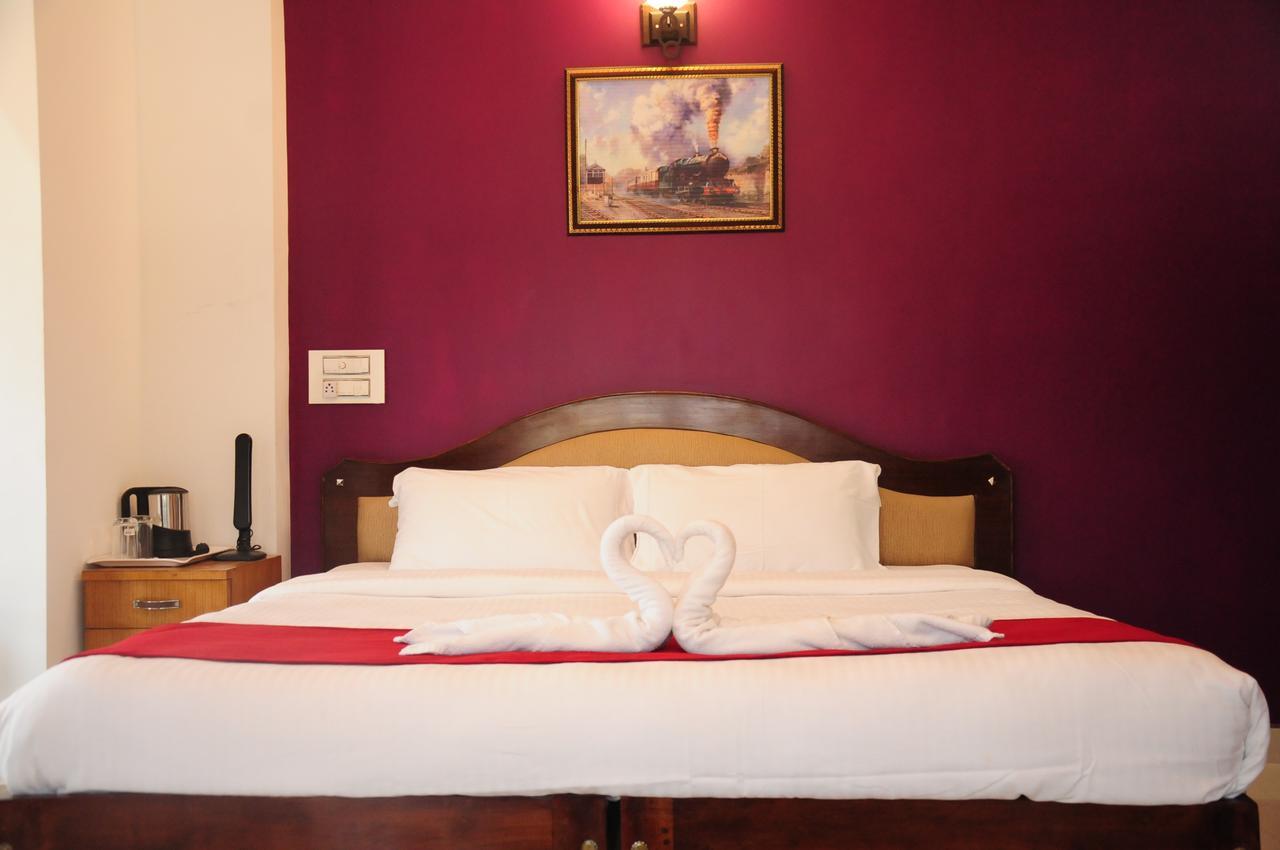 Hotel Alwesal International Madikeri Esterno foto