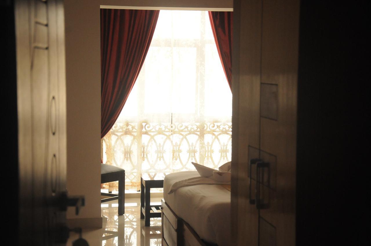 Hotel Alwesal International Madikeri Esterno foto