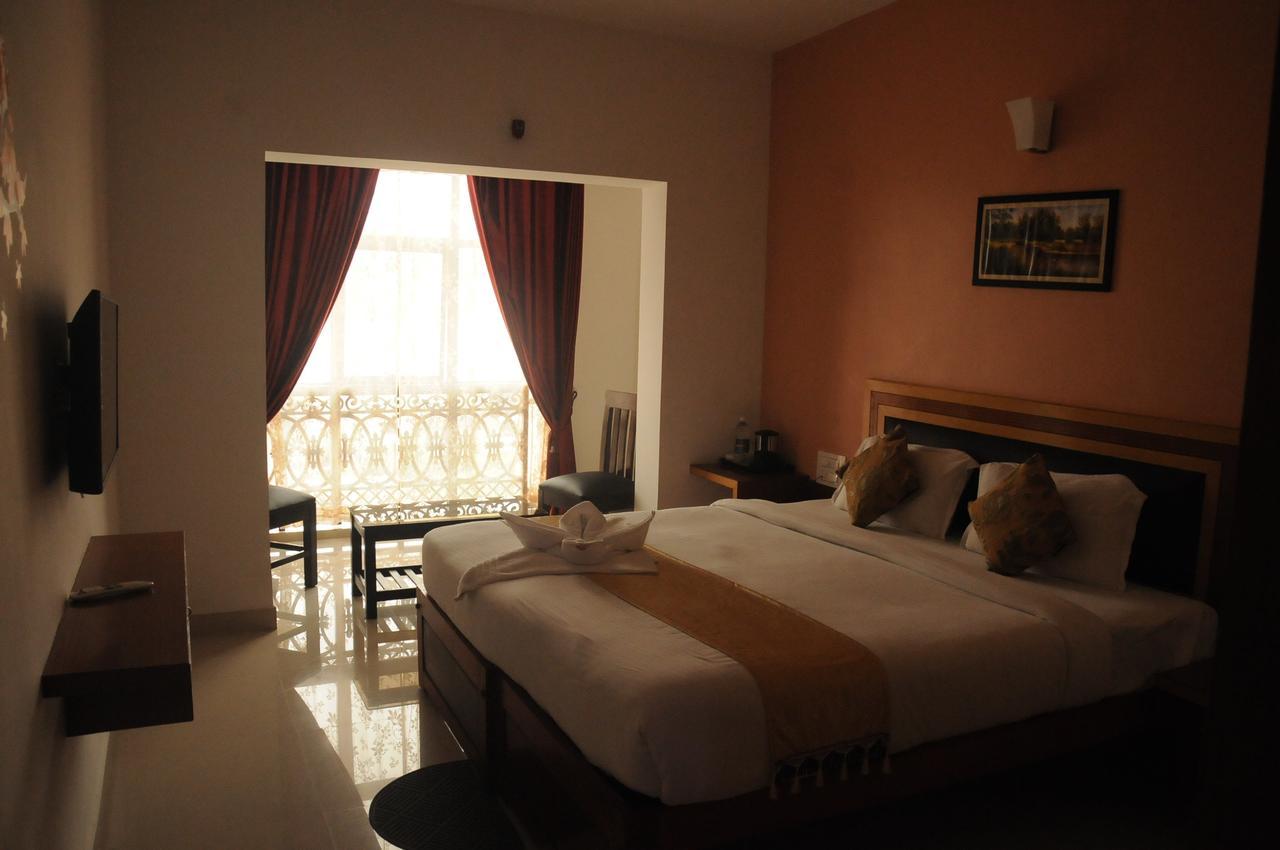 Hotel Alwesal International Madikeri Esterno foto