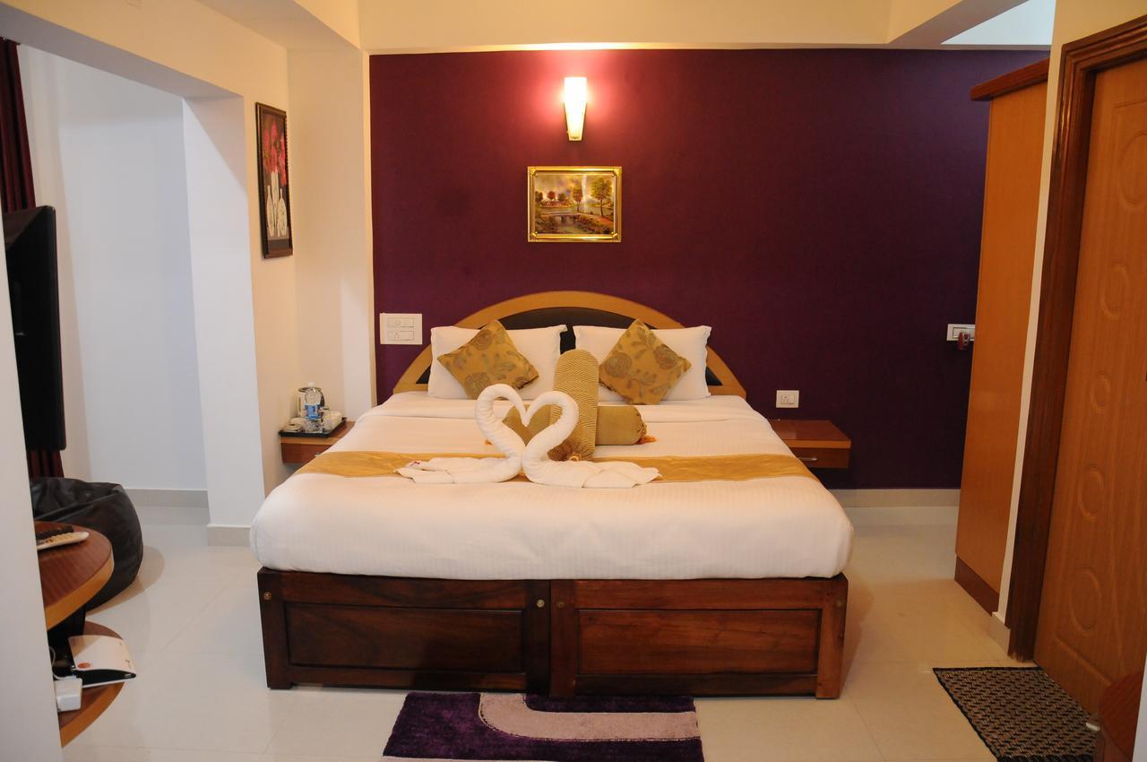 Hotel Alwesal International Madikeri Esterno foto