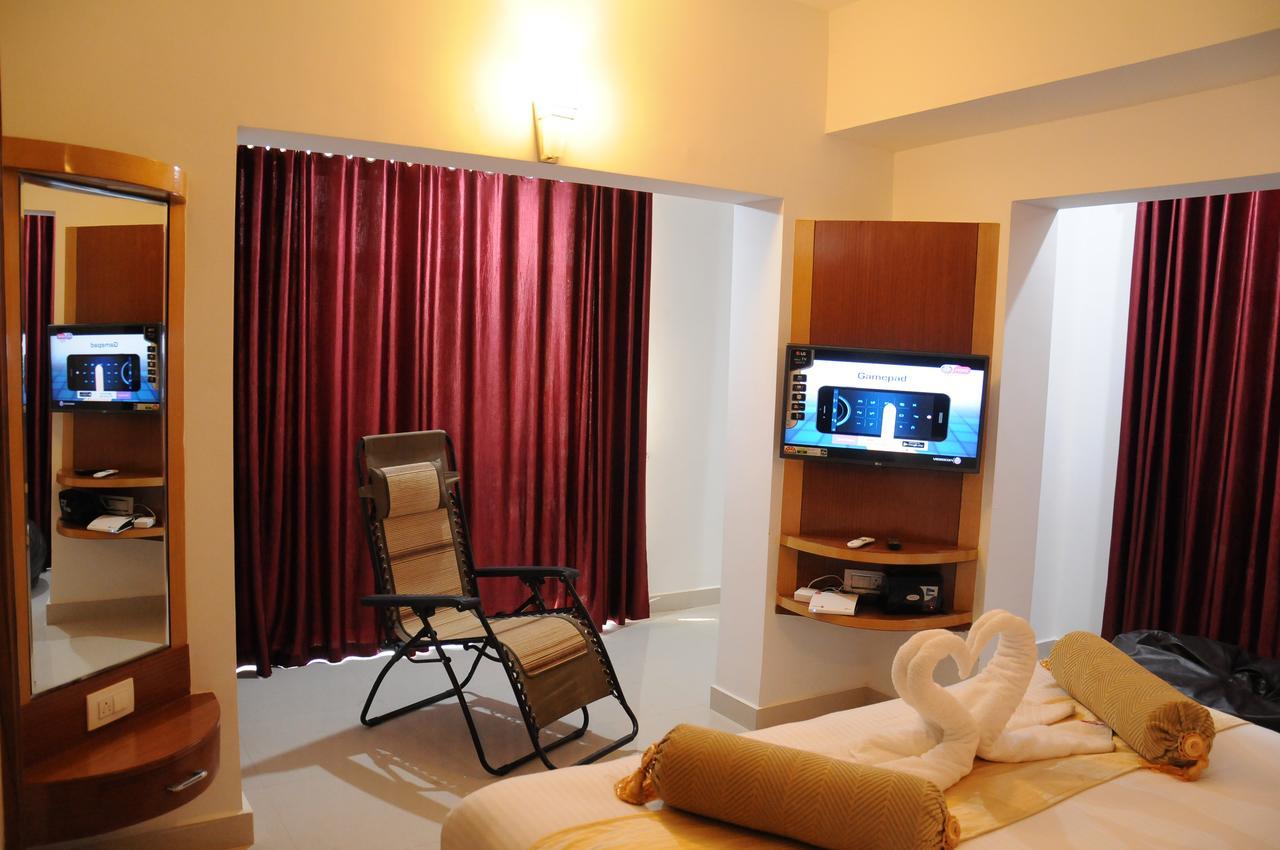 Hotel Alwesal International Madikeri Esterno foto