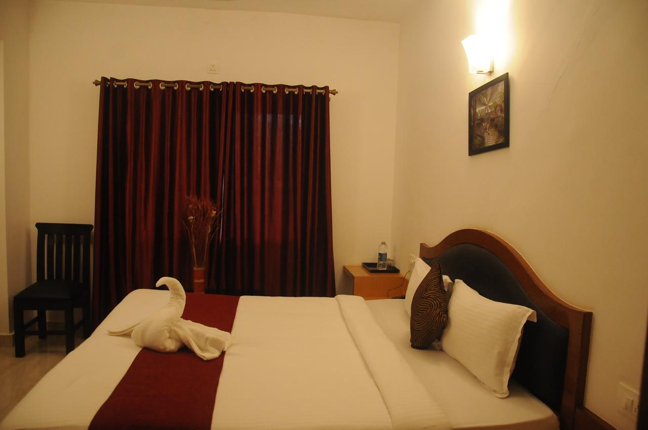 Hotel Alwesal International Madikeri Esterno foto