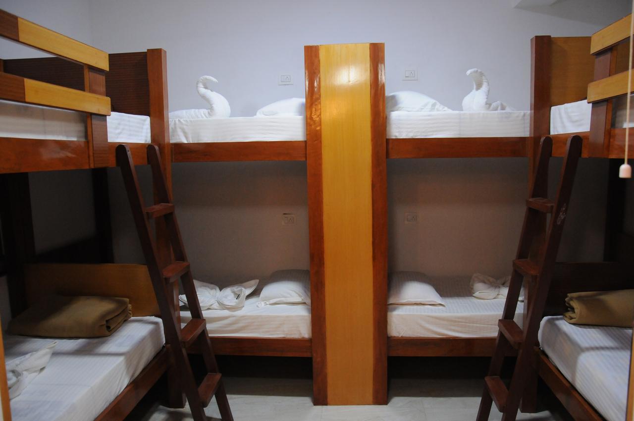 Hotel Alwesal International Madikeri Esterno foto