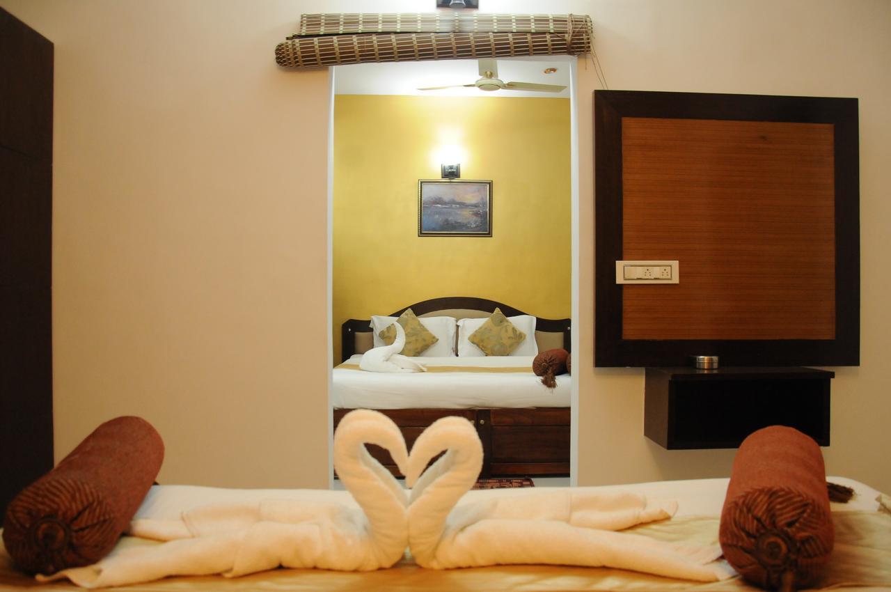 Hotel Alwesal International Madikeri Esterno foto